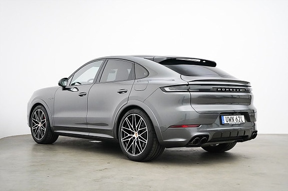 Porsche Cayenne 4 of 30