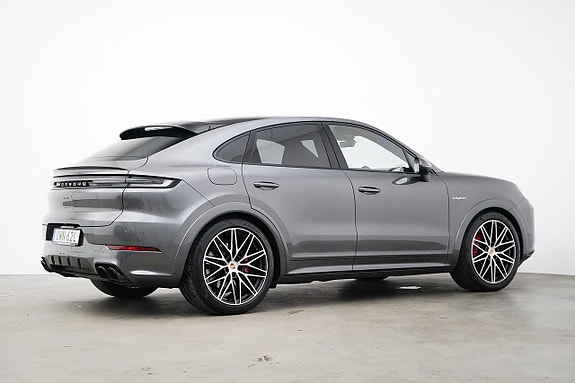 Porsche Cayenne 28 of 30