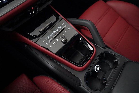 Porsche Cayenne 20 of 30