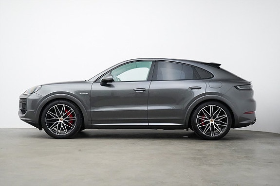 Porsche Cayenne 3 of 30