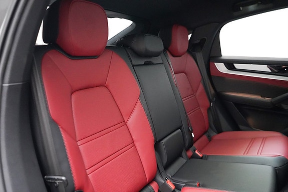 Porsche Cayenne 25 of 30