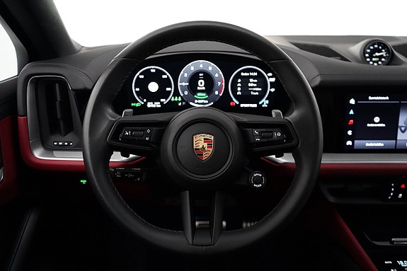 Porsche Cayenne 11 of 30