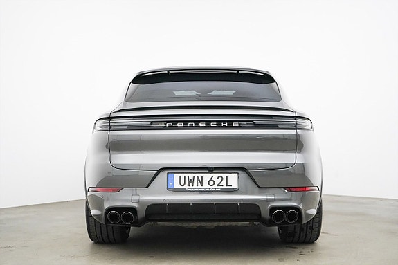 Porsche Cayenne 27 of 30