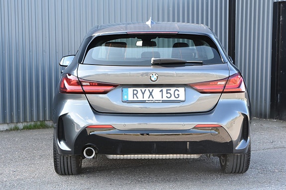 BMW 118i 8 of 19