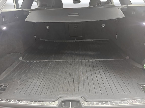 Volvo V90 13 of 13