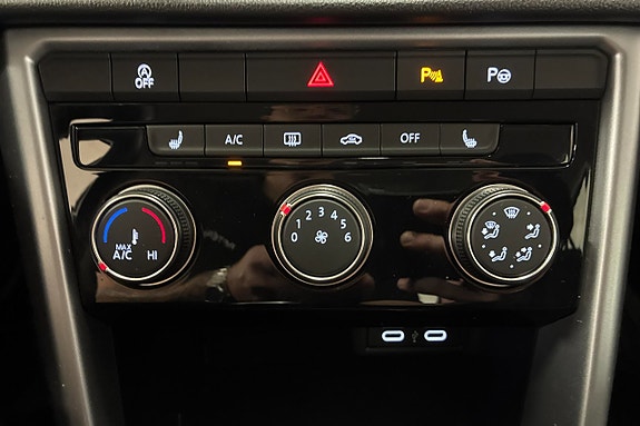 Volkswagen T-Roc 23 of 23