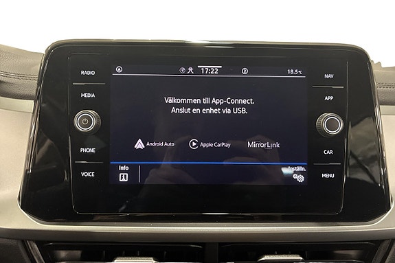Volkswagen T-Roc 19 of 23