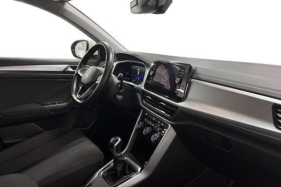 Volkswagen T-Roc 18 of 23