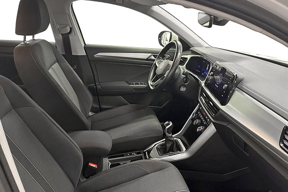 Volkswagen T-Roc 14 of 23