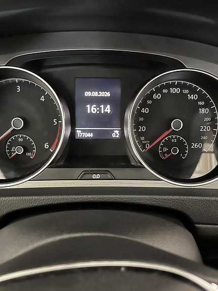 Volkswagen Golf VII 7 of 8