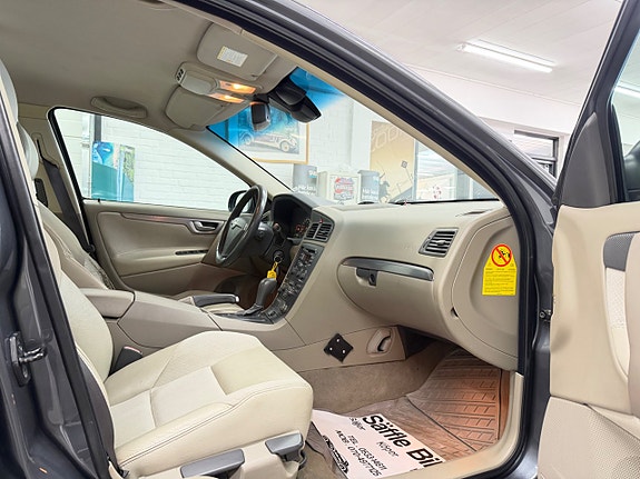 Volvo S60 13 of 26
