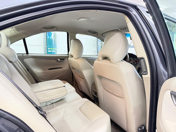 Volvo S60 16 of 26