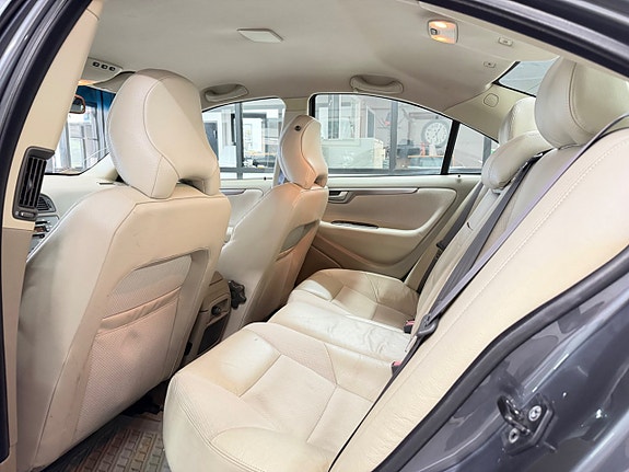Volvo S60 20 of 26
