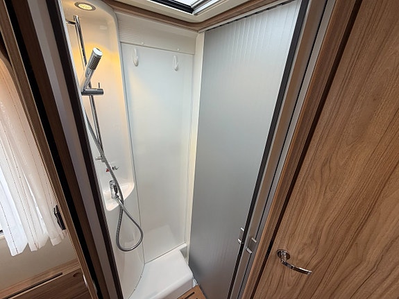 Hymer B 698 CL - Queenbed - Alde - Automat - Ugn - 17 of 20