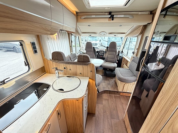 Hymer B 698 CL - Queenbed - Alde - Automat - Ugn - 18 of 20