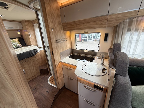 Hymer B 698 CL - Queenbed - Alde - Automat - Ugn - 12 of 20