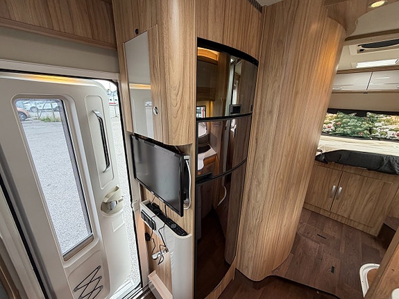 Hymer B 698 CL - Queenbed - Alde - Automat - Ugn - 11 of 20