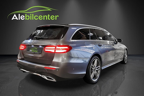 Mercedes-Benz E220 5 of 14