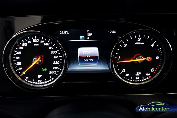Mercedes-Benz E220 9 of 14