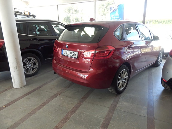 BMW 218i 2 of 4