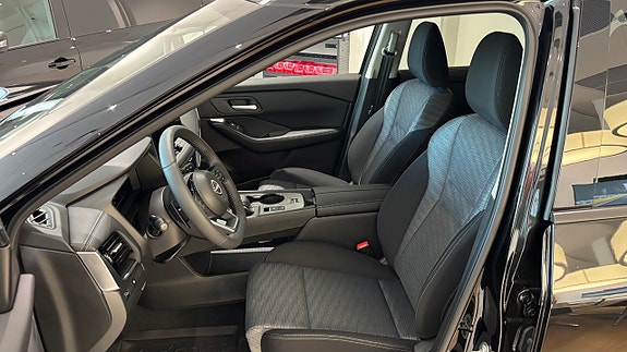 Nissan X-Trail 8 of 19