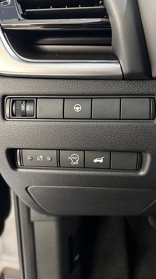 Nissan X-Trail 12 of 19