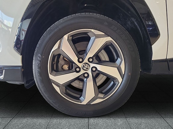 Toyota RAV4 16 of 17