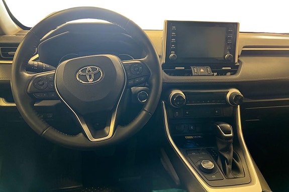 Toyota RAV4 10 of 21
