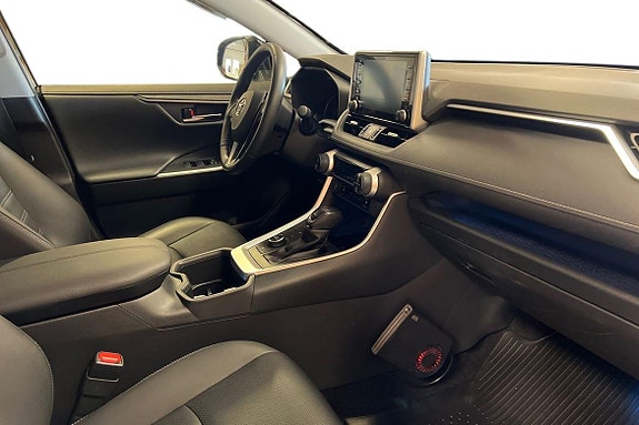 Toyota RAV4 7 of 21