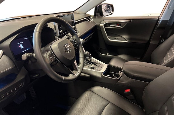 Toyota RAV4 14 of 21