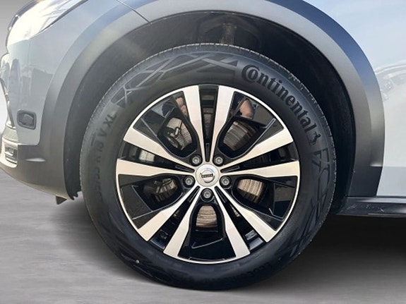 Volvo V90 Cross Country 8 of 20
