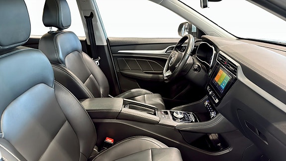 MG ZS EV 3 of 15