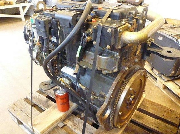 CAT TH355B Motor 3054E 3 of 5