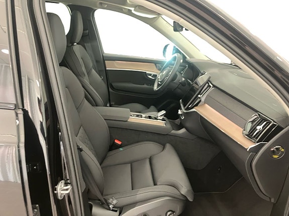 Volvo XC90 5 of 15