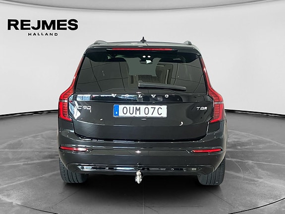 Volvo XC90 8 of 15
