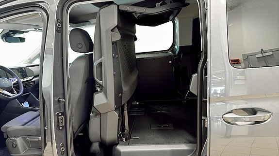Volkswagen Caddy Maxi 10 of 15