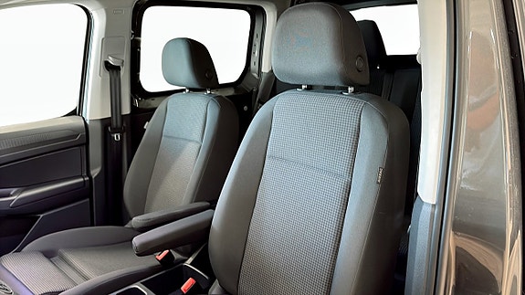 Volkswagen Caddy Maxi 8 of 15