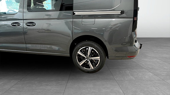 Volkswagen Caddy Maxi 6 of 15