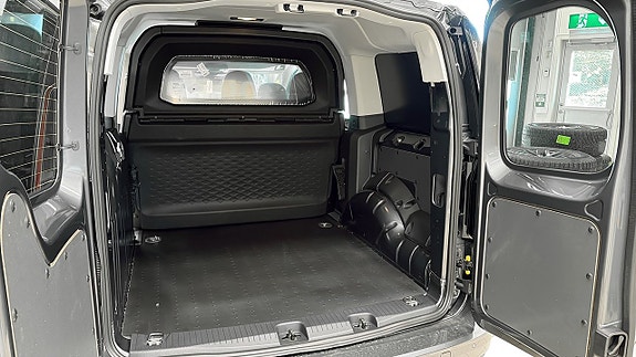 Volkswagen Caddy Maxi 13 of 15