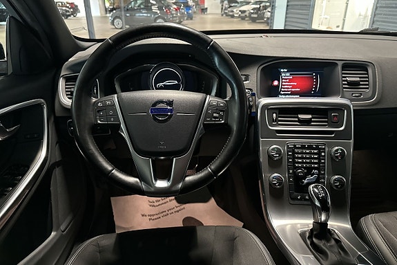 Volvo V60 Cross Country 10 of 17