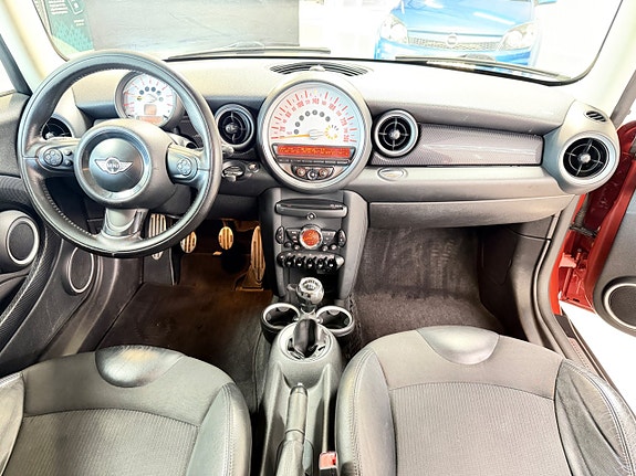 MINI Cooper S 18 of 25