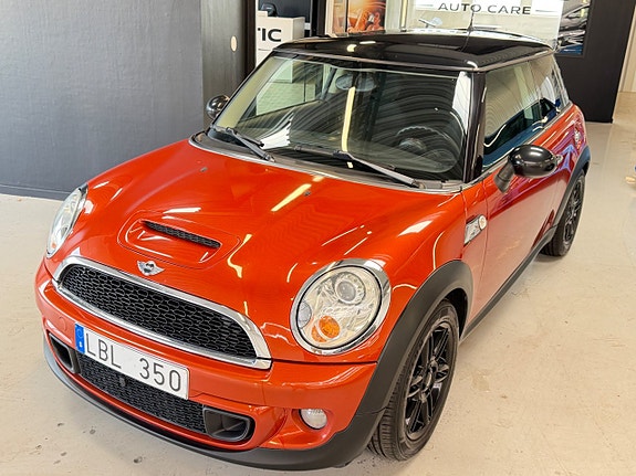 MINI Cooper S 6 of 25