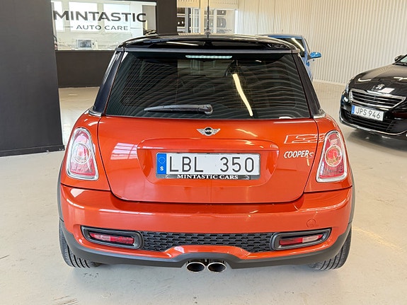 MINI Cooper S 9 of 25