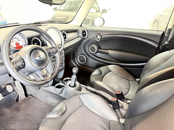 MINI Cooper S 15 of 25
