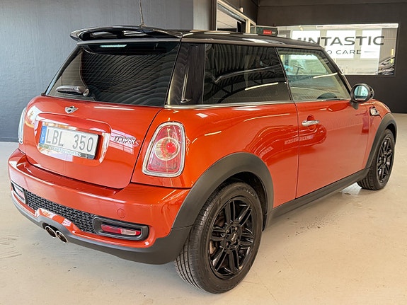 MINI Cooper S 8 of 25