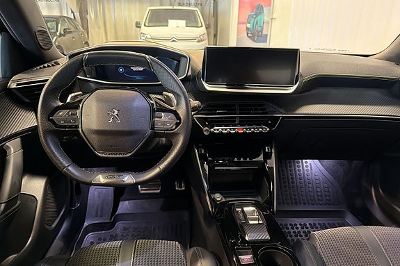 Peugeot 2008 6 of 8