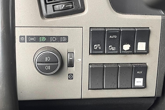 VOLVO FM410 25 of 27