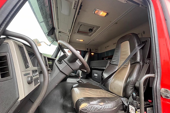 VOLVO FM410 18 of 27