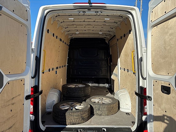 Volkswagen Crafter 14 of 17