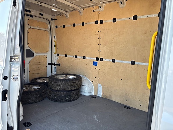 Volkswagen Crafter 15 of 17